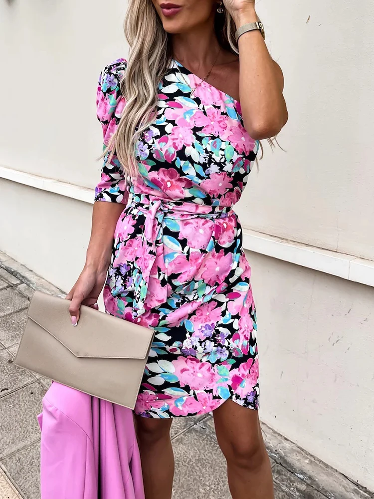 Elegant Floral Print Wrap Hip Mini Dress Spring Summer Sexy One Shoulder Pleat Beach Dress Women Lantern Sleeve Sweet Slim Dress
Elegant Floral Print Wrap Hip Mini Dress Spring Summer Sexy One Shoulder Pleat Beach Dress Women Lantern Sleeve Sweet Slim Dress