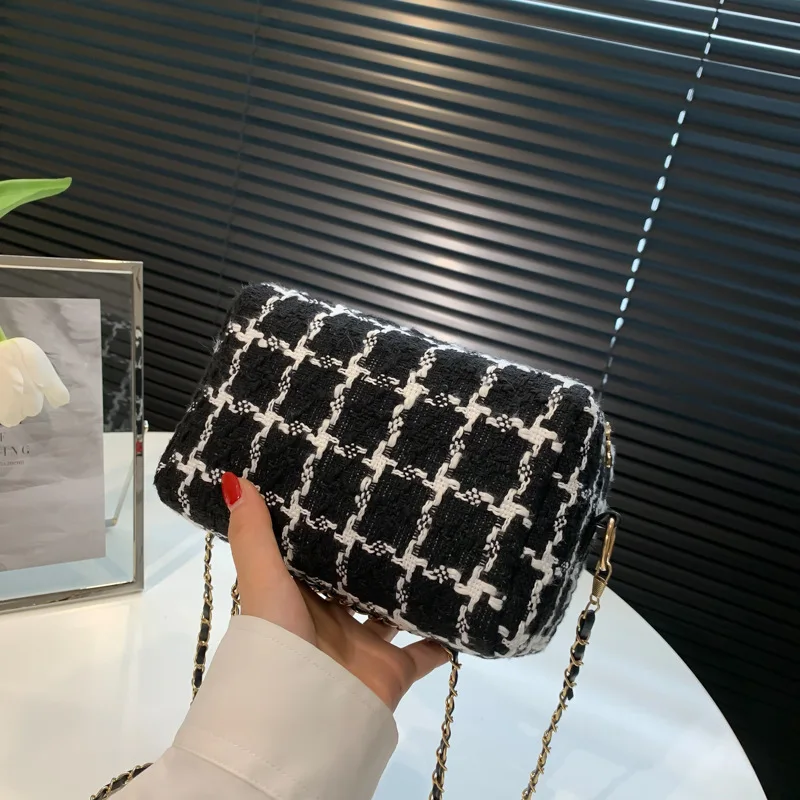 Shangxin Fashion Small Bag Women's Bag 2022 New Fashion Leisure Simple Chain One Shoulder Small Body Bag Fashion Underarm Bag
Shangxin Fashion Small Bag Women's Bag 2022 New Fashion Leisure Simple Chain One Shoulder Small Body Bag Fashion Underarm Bag