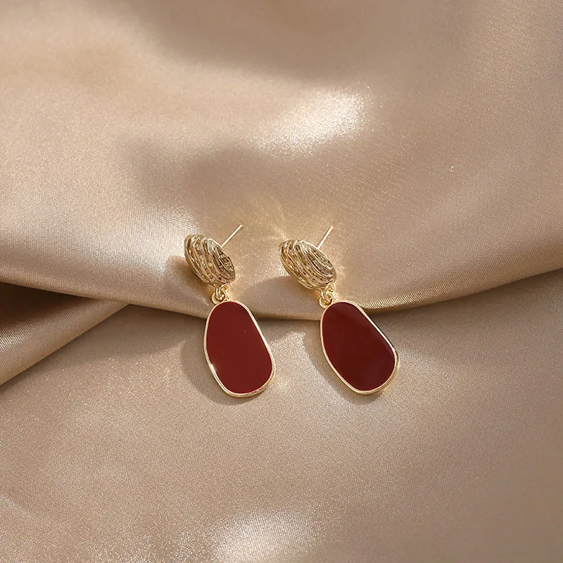 Geometric Irregular Design Earrings Female Silver Needle Wine Red Niche Popular Simple Earrings
Geometric Irregular Design Earrings Female Silver Needle Wine Red Niche Popular Simple Earrings