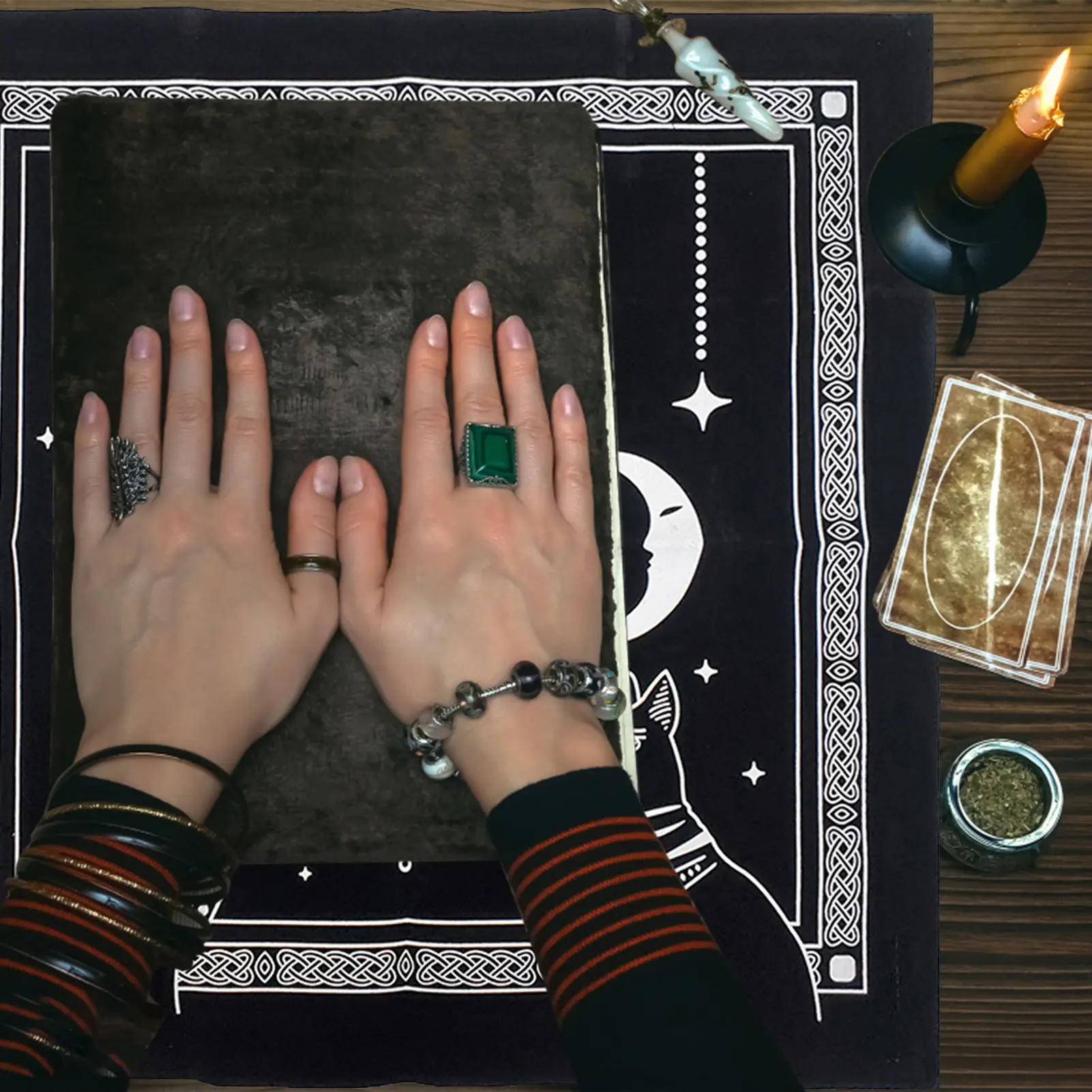 Tarot Tablecloth Suede Mat Constellation Divination Altar Cloth Witchcraft Supplies Board Game Astrology Oracle Card Pad
Tarot Tablecloth Suede Mat Constellation Divination Altar Cloth Witchcraft Supplies Board Game Astrology Oracle Card Pad