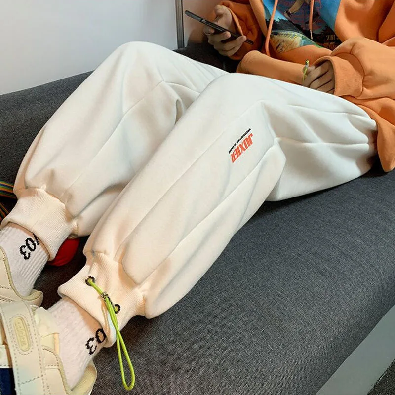Men Harem Pants Streetwear Casual Joggers Mens Sport Pants Cotton Blended Sweatpants Men Trousers Drawstring Design of Feet
Men Harem Pants Streetwear Casual Joggers Mens Sport Pants Cotton Blended Sweatpants Men Trousers Drawstring Design of Feet