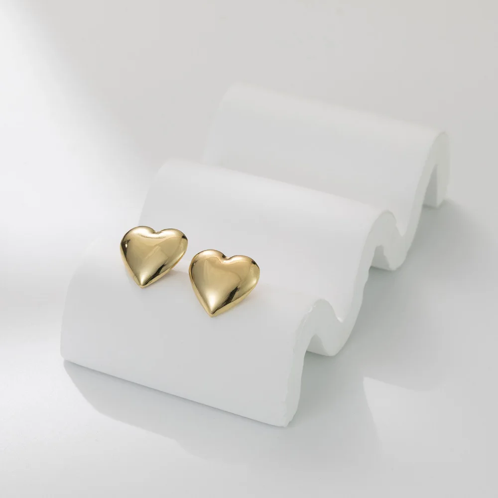 Hot Selling French Sweet Cool Style Classic Metal Smooth 3D Love Stud Earrings Korean Fashion Personalized Simple Earrings
Hot Selling French Sweet Cool Style Classic Metal Smooth 3D Love Stud Earrings Korean Fashion Personalized Simple Earrings