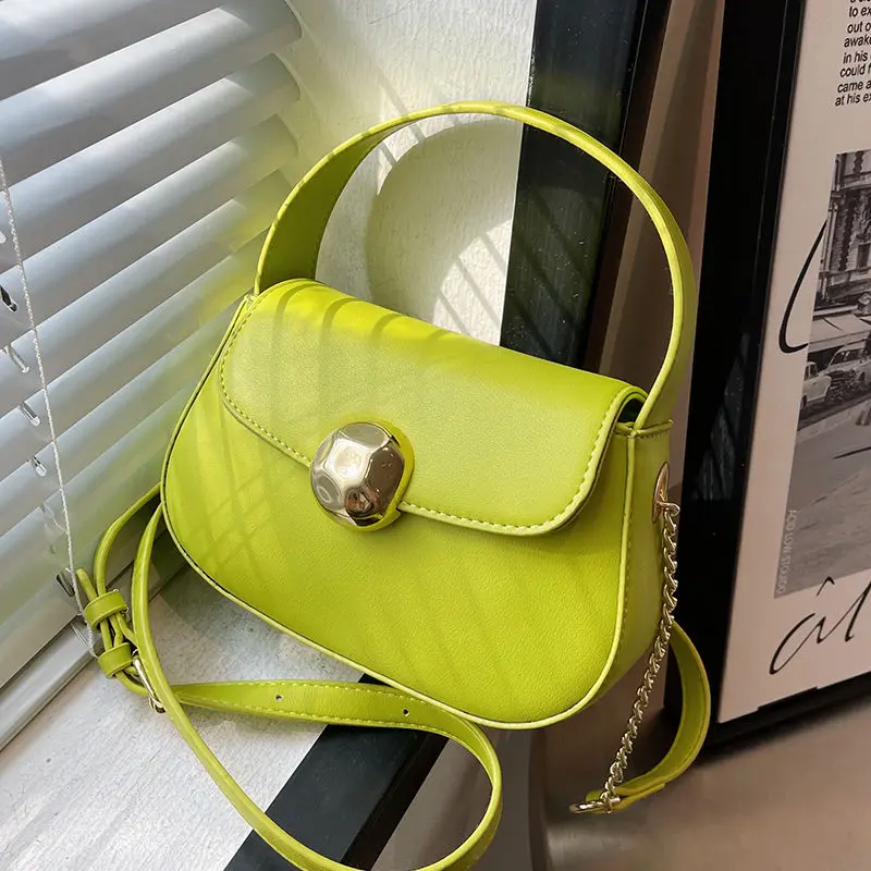 PU Leather Female Bag Simple Luxury Bag Woman Chain Vintage Handbag Solid Color Crossbody Bags for Women Women's 2022 Trend
PU Leather Female Bag Simple Luxury Bag Woman Chain Vintage Handbag Solid Color Crossbody Bags for Women Women's 2022 Trend