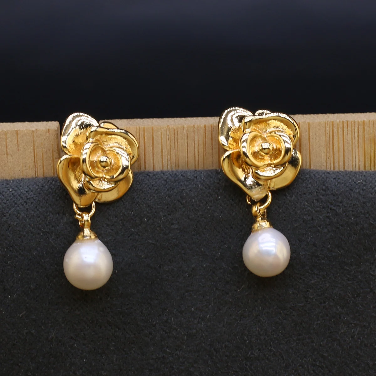 Natural Freshwater Pearl Earrings Pearl Retro Flower for Jewelry Making DIY Women Jewelry Party Banquet Gift
Natural Freshwater Pearl Earrings Pearl Retro Flower for Jewelry Making DIY Women Jewelry Party Banquet Gift