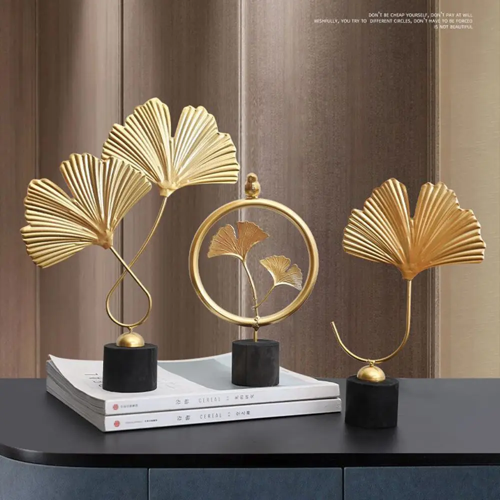 Gift Golden Vintage Handicraft Art Figurine Standing Sculpture Gingko Leaf Ornament Wrought Iron Craft
Gift Golden Vintage Handicraft Art Figurine Standing Sculpture Gingko Leaf Ornament Wrought Iron Craft
