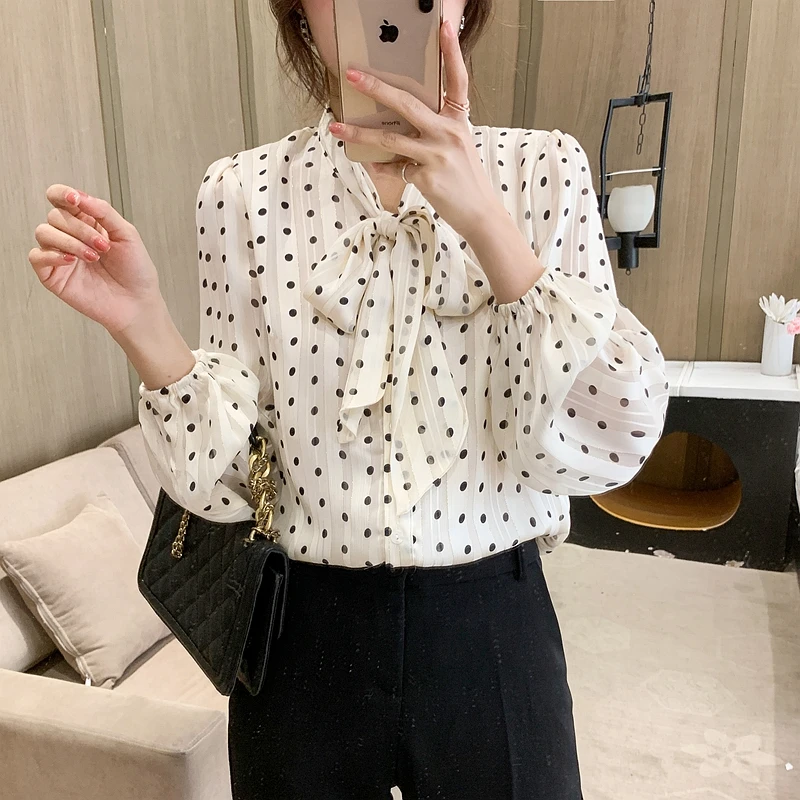 Chiffon Women's Blouses Fashion Casual Polka Dot Shirt New Korean Style Long Sleeved Top Blouse Bow Female Clothing
Chiffon Women's Blouses Fashion Casual Polka Dot Shirt New Korean Style Long Sleeved Top Blouse Bow Female Clothing