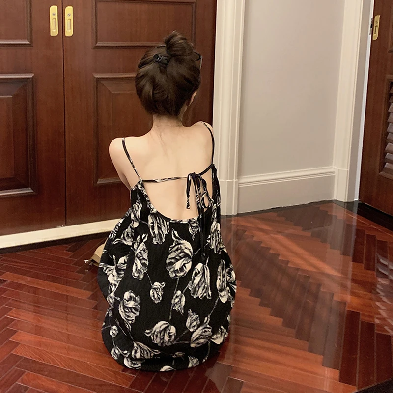 Suspender dress women's travel walking broken flowers summer 2022 New Retro slim backless long Knee Skirt
Suspender dress women's travel walking broken flowers summer 2022 New Retro slim backless long Knee Skirt