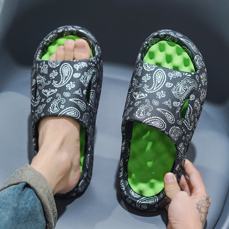2023 Fashion Men Graffiti Design Neutral Cool Shoes Bumpy Insoles Men Single Band EVA Slippers Non-Slip Shoes Women Sandals
2023 Fashion Men Graffiti Design Neutral Cool Shoes Bumpy Insoles Men Single Band EVA Slippers Non-Slip Shoes Women Sandals