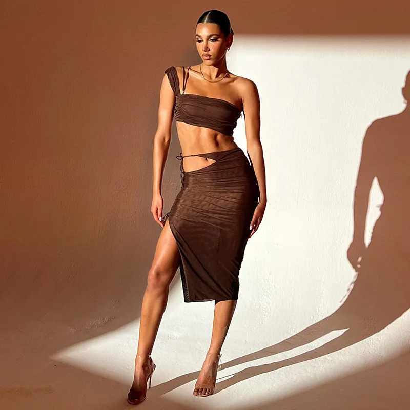 Women Solid Coffee Skirt Sets Two Pieces Sexy One Shoulder Halter Cropped Sleeveless Vest with Lace up Knee Length Split Skirt
Women Solid Coffee Skirt Sets Two Pieces Sexy One Shoulder Halter Cropped Sleeveless Vest with Lace up Knee Length Split Skirt