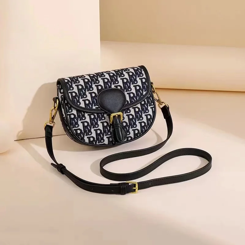 B177 New Designer Women's Shoulder Bags Small Crossbody Bag for Women Ladies Vintage Handbag Letter Jacquard Embroidery
B177 New Designer Women's Shoulder Bags Small Crossbody Bag for Women Ladies Vintage Handbag Letter Jacquard Embroidery