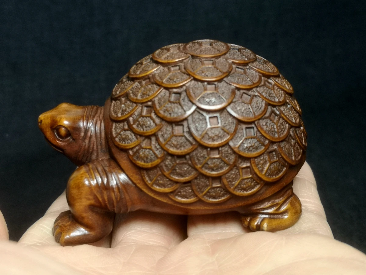 1919 Antique art 2.6 in Chinese boxwood carved Coin Turtle tortoise Statue Animal Netsuke Table Decoration Gift collectable 
1919 Antique art 2.6 in Chinese boxwood carved Coin Turtle tortoise Statue Animal Netsuke Table Decoration Gift collectable