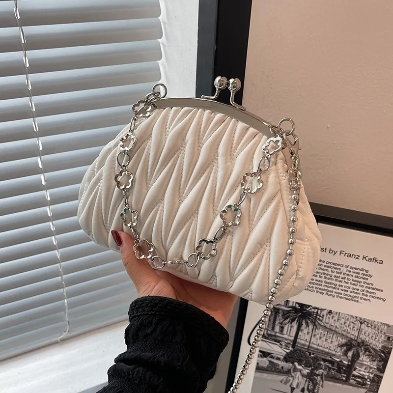 Fashion Handbags for Women Pu Leather Luxury Designer Handbag Shell Women's Bag 2022 Trend Chain Pleated Shoulder Bags Purse
Fashion Handbags for Women Pu Leather Luxury Designer Handbag Shell Women's Bag 2022 Trend Chain Pleated Shoulder Bags Purse