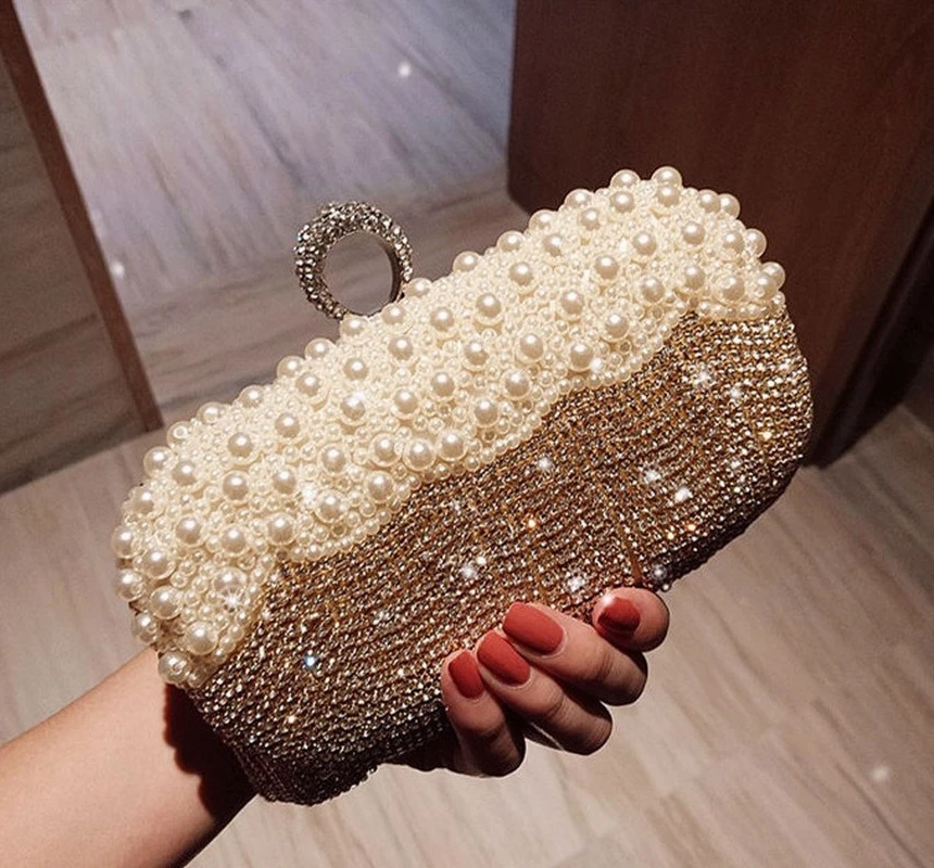 Luxury Vintage Pearl Tassel Small Bag One Shoulder Diagonal Bag Diamond Banquet Bag Dress Wedding Bag Dinner Clutch
Luxury Vintage Pearl Tassel Small Bag One Shoulder Diagonal Bag Diamond Banquet Bag Dress Wedding Bag Dinner Clutch