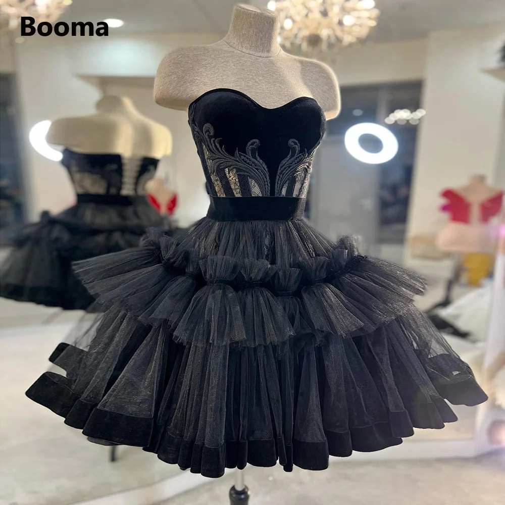 Booma Black Tiered Tulle Mini Prom Dresses Sweetheart Ruffles A-Line Short Prom Gowns Illusion Above Knee Formal Party Dresses
Booma Black Tiered Tulle Mini Prom Dresses Sweetheart Ruffles A-Line Short Prom Gowns Illusion Above Knee Formal Party Dresses