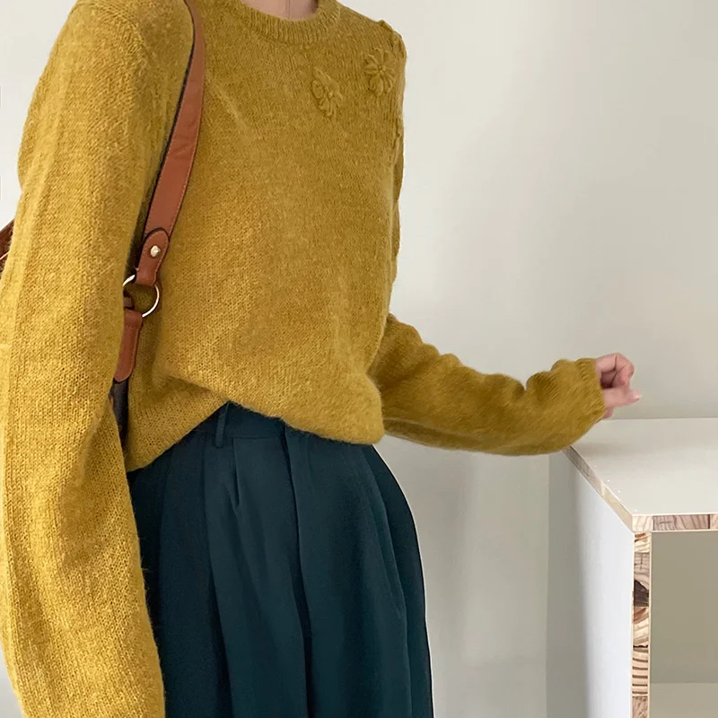 Women's Hollowed Out Flower Embroidery Crew Neck Mohair Sweater Long Sleeved Lightweight Knit Pullovers
Women's Hollowed Out Flower Embroidery Crew Neck Mohair Sweater Long Sleeved Lightweight Knit Pullovers
