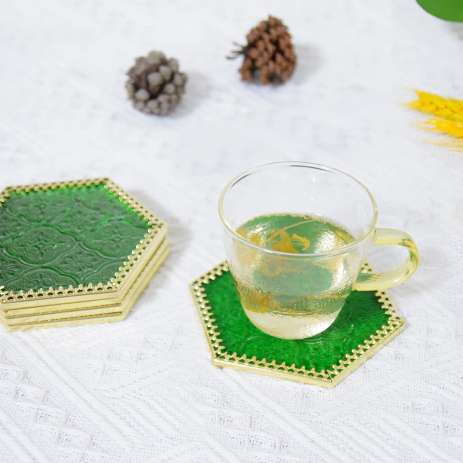 CoastersOriginal luxury High-grade handmade coaster Stained glass thermal conductive mat Octagonal green cherry blossom coaster
CoastersOriginal luxury High-grade handmade coaster Stained glass thermal conductive mat Octagonal green cherry blossom coaster