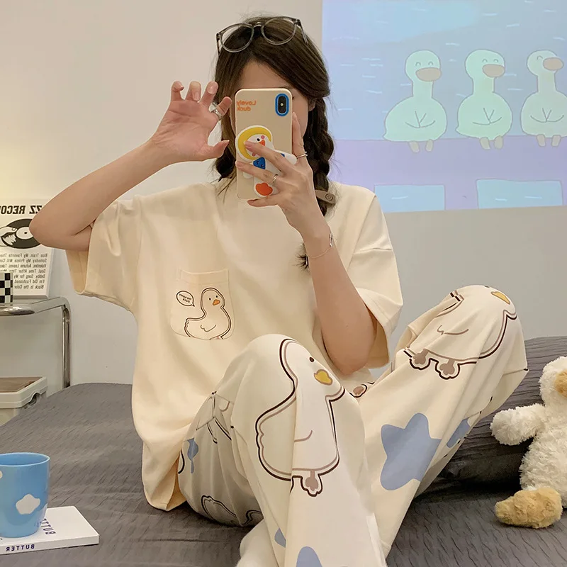 Тонкая короткая женская летняя Пижама с милым рукавом
Тонкая короткая женская летняя Пижама с милым рукавом