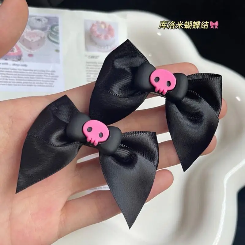 Sanriod Kuromi Series Anime Kawaii Bow Hairpin Ins Black Wild Sweet Cool Student Duckbill Clip Bangs Seaside Clip Headdress Clip
Sanriod Kuromi Series Anime Kawaii Bow Hairpin Ins Black Wild Sweet Cool Student Duckbill Clip Bangs Seaside Clip Headdress Clip