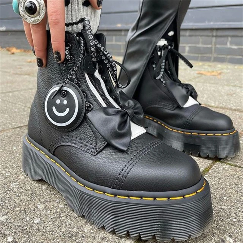 2022 Women's Platform Boots Fashion Girls Genuine Leather Combat Boots Winter Ladies Smiley Bow Zipper Lace-up Thick Sole Shoes
2022 Women's Platform Boots Fashion Girls Genuine Leather Combat Boots Winter Ladies Smiley Bow Zipper Lace-up Thick Sole Shoes