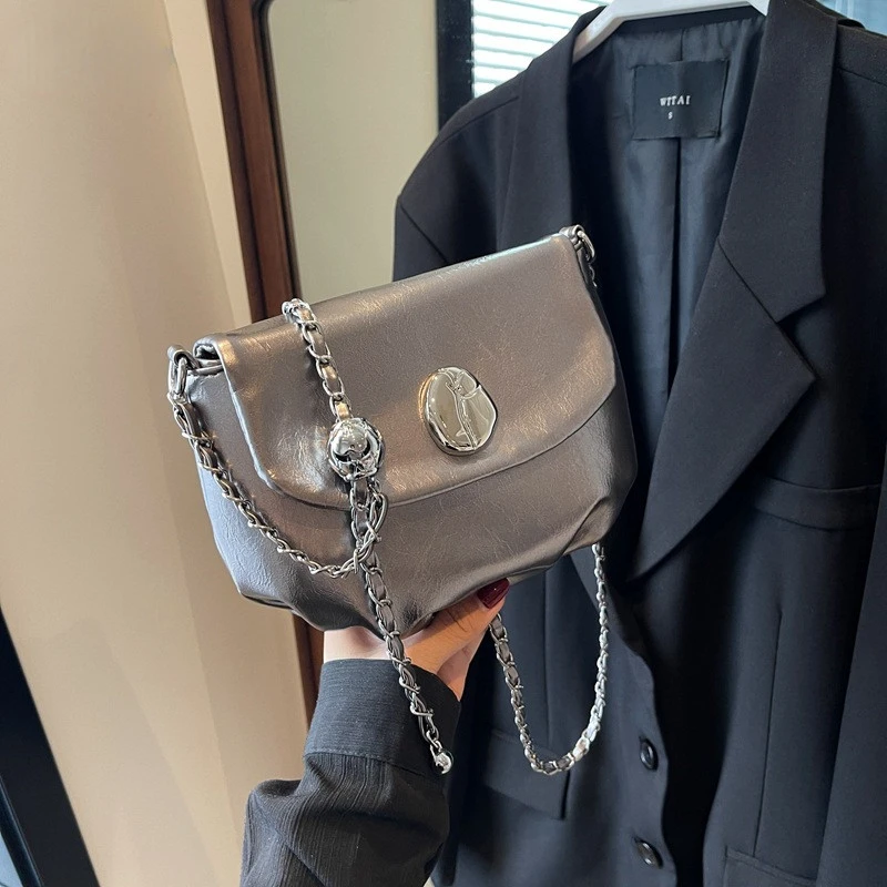 

Metallic PU Leather Crossbody Bags Women Mini Bag With Flap High Fashion Design Small Female Chain Handbags And Purses