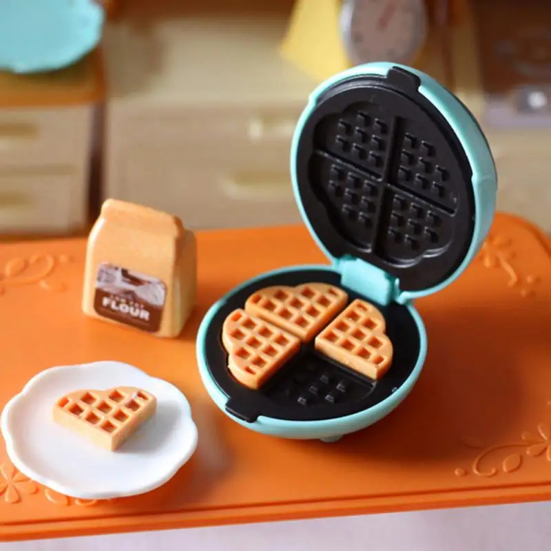 

Kitchen Furniture Toys Eco-friendly Plastic Waffle Toaster Model Durable Dollhouse Educational Classic Toy For Kids Kitchen Set