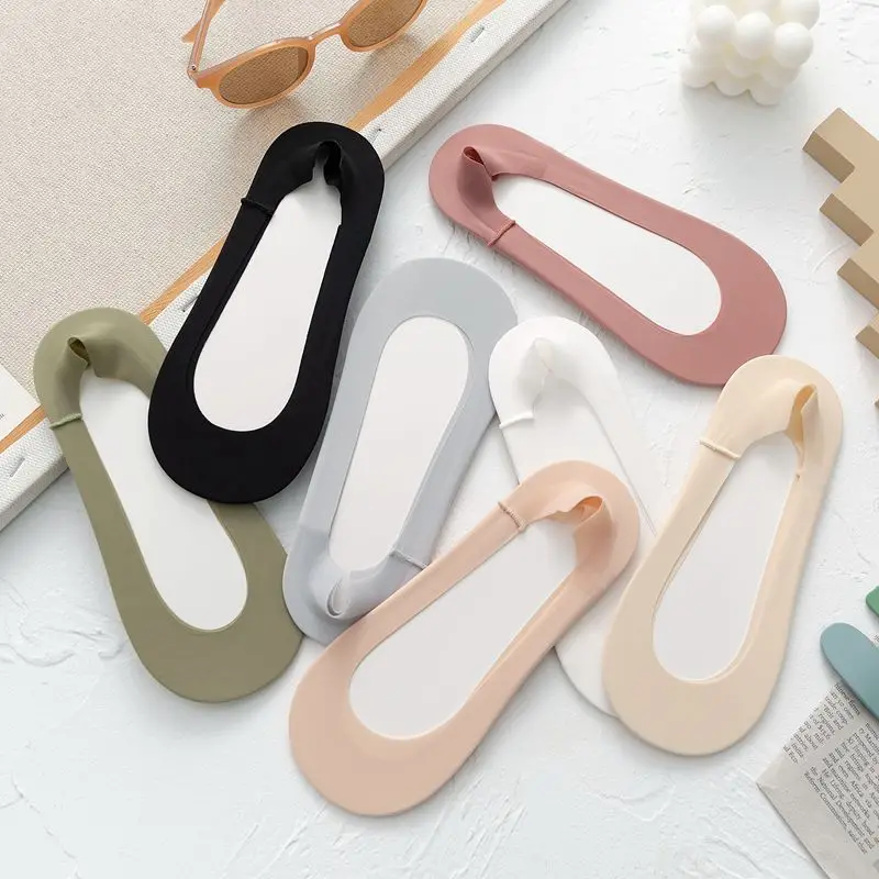 Summer Women Girls Socks Seamless Ice Silk Low Cut Ankle Socks Solid Breathable Silicone Anti-slip Invisible Elastic Socks Girls
Summer Women Girls Socks Seamless Ice Silk Low Cut Ankle Socks Solid Breathable Silicone Anti-slip Invisible Elastic Socks Girls