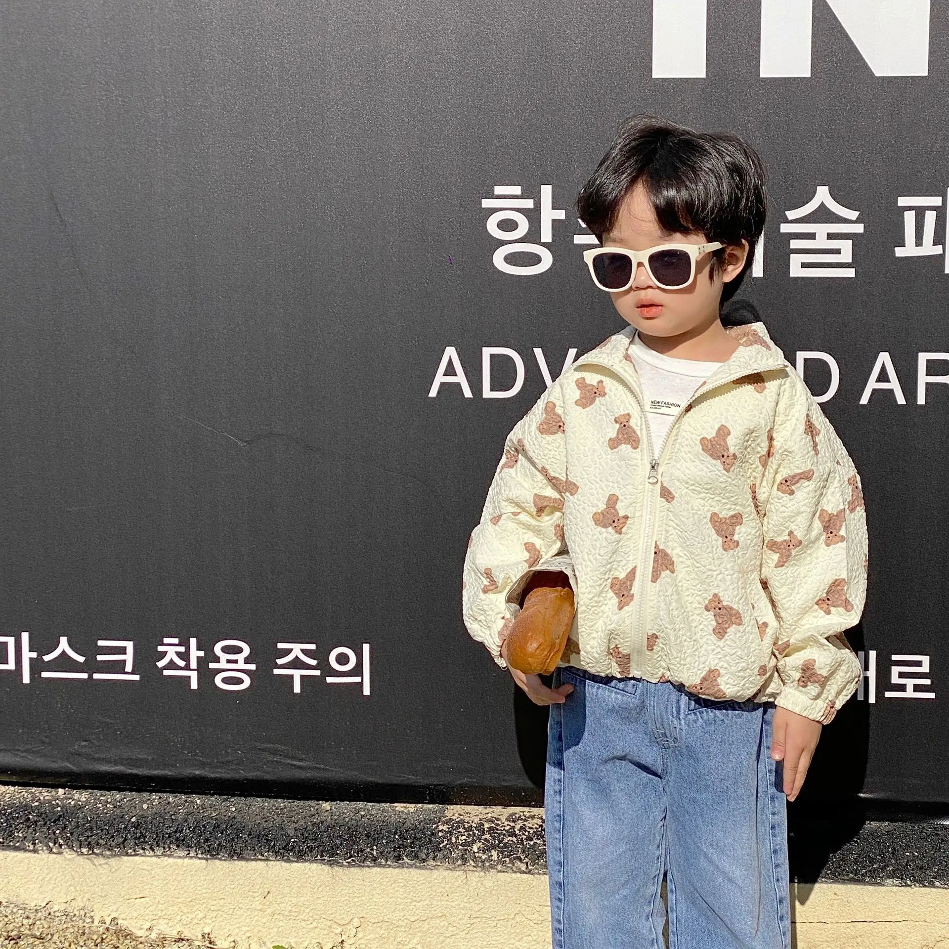 2022 Spring new kids cartoon bear Draw string coats children unisex loose all-match zipper short Jackets
2022 Spring new kids cartoon bear Draw string coats children unisex loose all-match zipper short Jackets