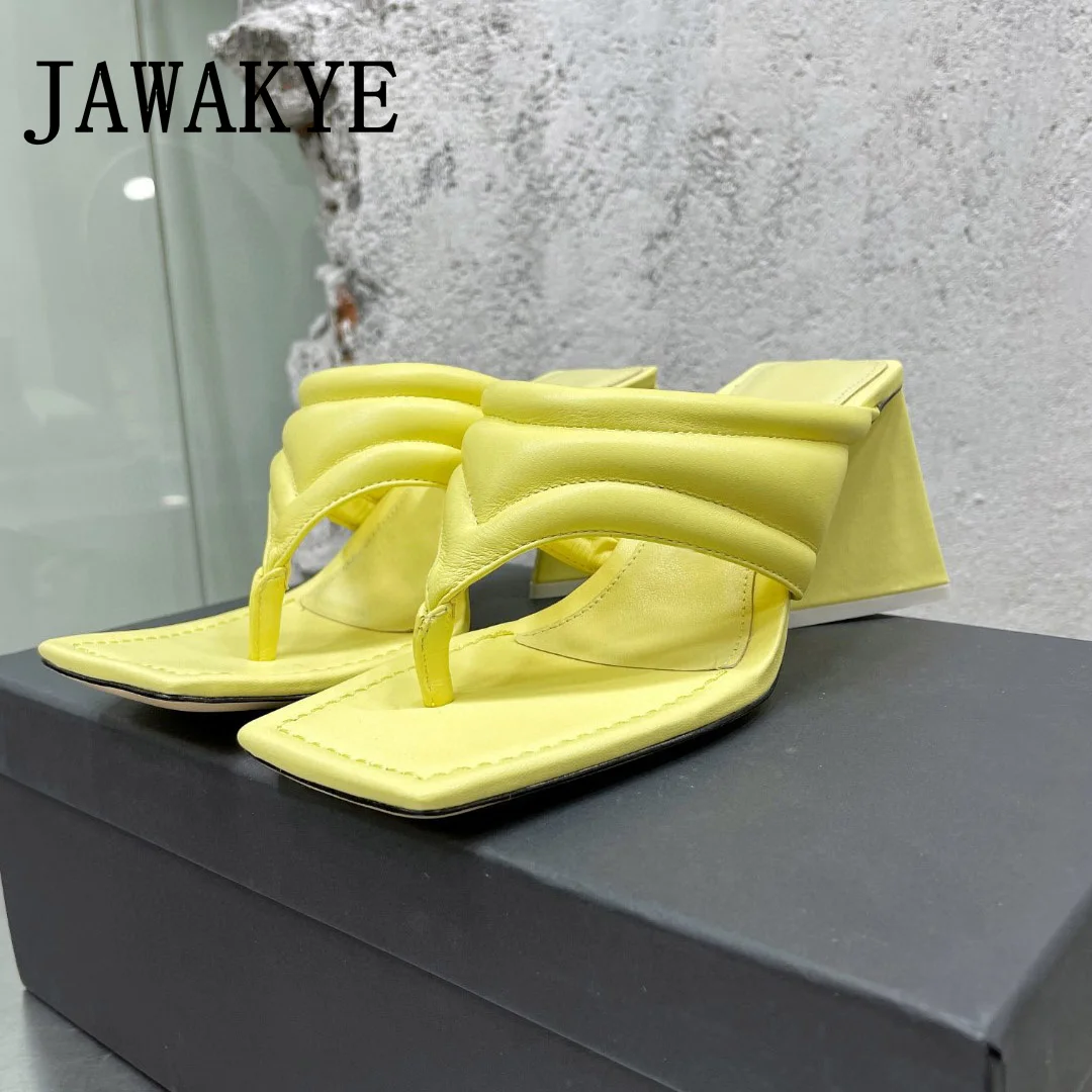 High Quality Flip Flops Women Summer Triangle Heels Slippers Beach Shoes Women Trendy Designer Brand Thong Sandals Ladies Slides
High Quality Flip Flops Women Summer Triangle Heels Slippers Beach Shoes Women Trendy Designer Brand Thong Sandals Ladies Slides