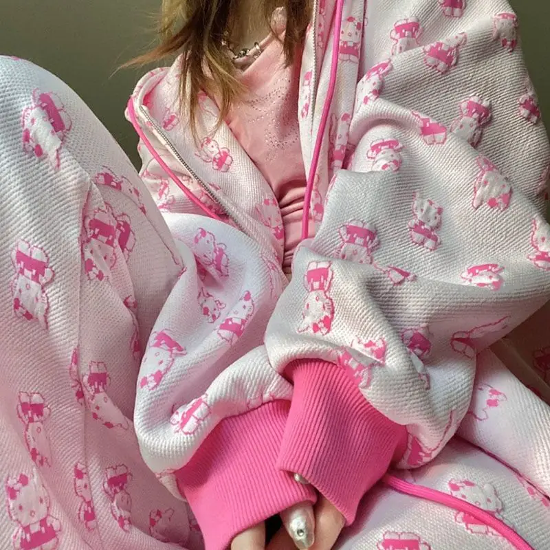 Новое оригинальное дизайнерское Свободное пальто Hello Kitty с милым розовым принтом и капюшоном, Приталенные брюки-клеш с заниженной талией для девушек, нишевой трендовый костюм
Новое оригинальное дизайнерское Свободное пальто Hello Kitty с милым розовым принтом и капюшоном, Приталенные брюки-клеш с заниженной талией для девушек, нишевой трендовый костюм