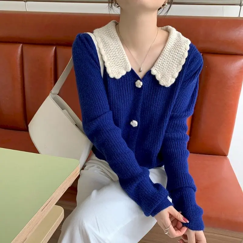 New Knitted Cardigan Women Sweater Vintage Gentle Wool Cropped Top Long Sleeves Doll Collar Fashion Autumn Female Clothing
New Knitted Cardigan Women Sweater Vintage Gentle Wool Cropped Top Long Sleeves Doll Collar Fashion Autumn Female Clothing