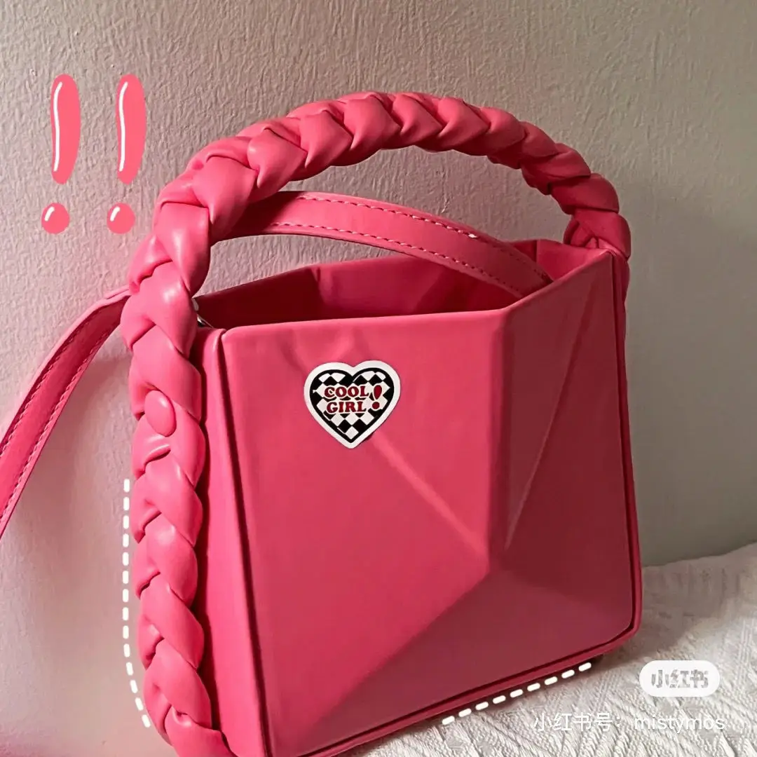 Cute Pu Leather Cherry Print Kawaii Japanese Crossbody Bag Tote Bag Weave Portable Bucket Bag Shoulder Bags Women Bag Purses
Cute Pu Leather Cherry Print Kawaii Japanese Crossbody Bag Tote Bag Weave Portable Bucket Bag Shoulder Bags Women Bag Purses