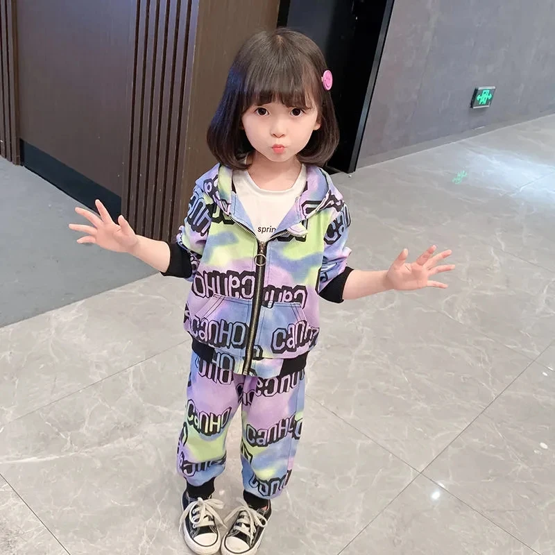 Spring Autumn Girls Clothes Sets Baby Letter Print Hooded Jacket+Pants 2pcs Set Tracksuits For Kids New Children Casual Suits
Spring Autumn Girls Clothes Sets Baby Letter Print Hooded Jacket+Pants 2pcs Set Tracksuits For Kids New Children Casual Suits