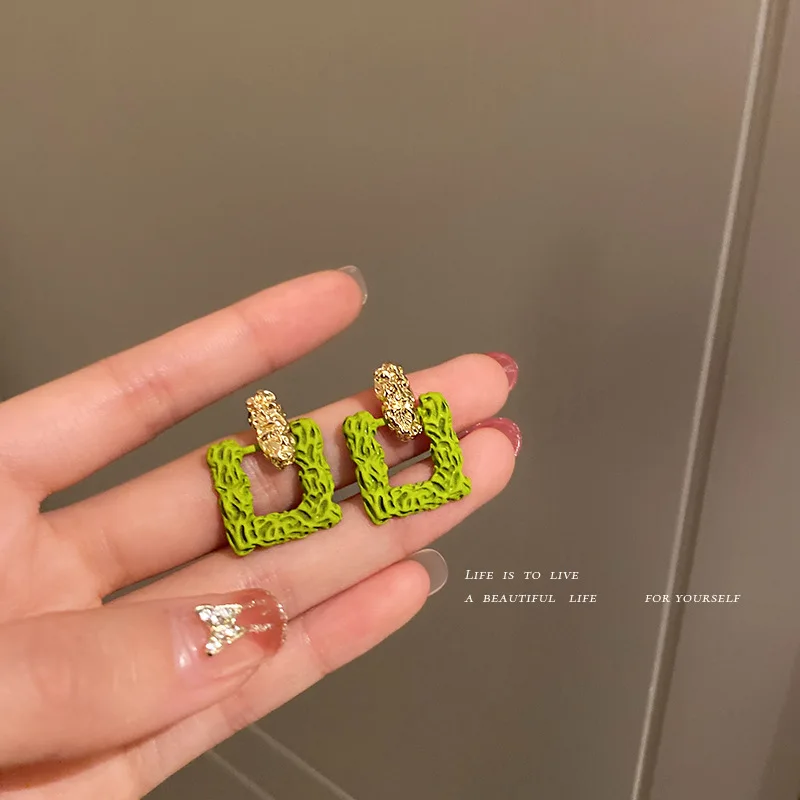 Alloy Geometric Square Earrings for Women Vintage Simple Fresh Green Color Hollow Earrings Summer Forest Fashion Jewelry
Alloy Geometric Square Earrings for Women Vintage Simple Fresh Green Color Hollow Earrings Summer Forest Fashion Jewelry