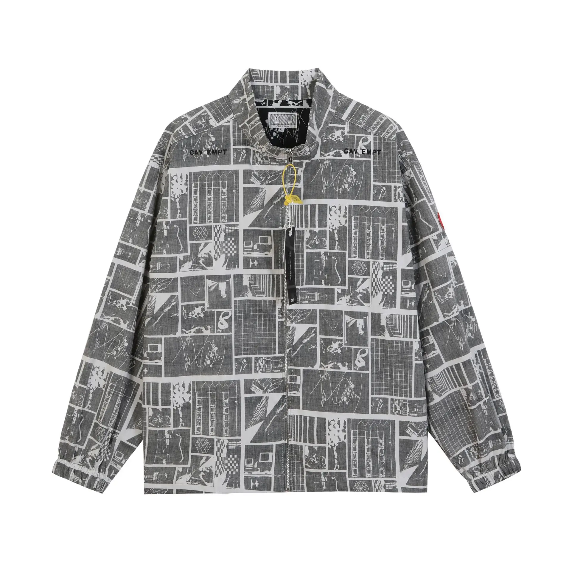 Fall/Winter 2023 new CAVEMPT C.E black and white manga camouflage print coat for men and women
Fall/Winter 2023 new CAVEMPT C.E black and white manga camouflage print coat for men and women