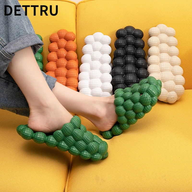 Hot Summer New Personality Bubble Fashion Slippers Home Massage Bottom for Men and Women's Sandals 2021 Women's Flip Flops
Hot Summer New Personality Bubble Fashion Slippers Home Massage Bottom for Men and Women's Sandals 2021 Women's Flip Flops