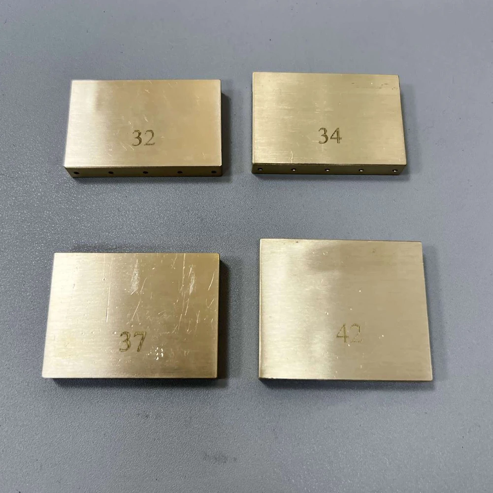 Electric Guitar Tremolo System Bridge Brass Block 32MM 34MM 37MM 42MM Double Swing Electric Guitar Stringing Board
Electric Guitar Tremolo System Bridge Brass Block 32MM 34MM 37MM 42MM Double Swing Electric Guitar Stringing Board