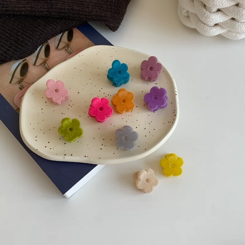 Korea Colorful Velvet Flower Grab Clip Mini Small Hair Grab Hairpin Candy Hair Clip Clip Hair Paw Hair Jewelry
Korea Colorful Velvet Flower Grab Clip Mini Small Hair Grab Hairpin Candy Hair Clip Clip Hair Paw Hair Jewelry