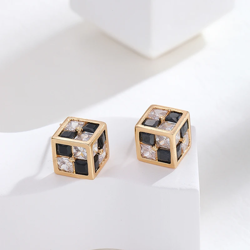 Obega Sparkling Aesthetic Stud Earrings for Women Trendy Luxury Modern Women's Earrings Original Unique Jewelry Accessories 2023
Obega Sparkling Aesthetic Stud Earrings for Women Trendy Luxury Modern Women's Earrings Original Unique Jewelry Accessories 2023