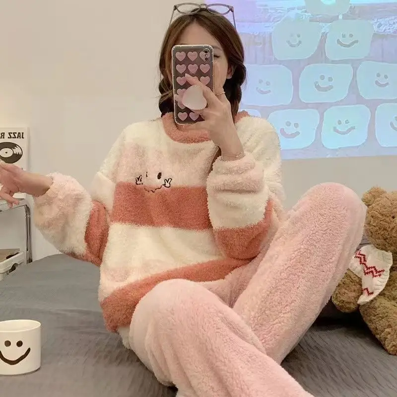 Striped Women Pajamas Set Winter Sleepwear Fleece 2 Piece Pant Home Suit Fluffy Casual Piiama Warm O-neck Cute Night Wear 2023
Striped Women Pajamas Set Winter Sleepwear Fleece 2 Piece Pant Home Suit Fluffy Casual Piiama Warm O-neck Cute Night Wear 2023