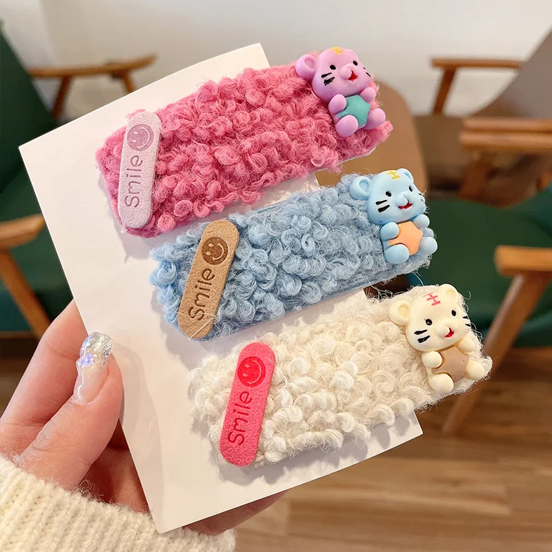 Korean Style Lamb Wool Bb Clip Hairpin Female Hairpins Hair Clips Children Cute Baby Girl Headwear Accessories for Girls Fashion
Korean Style Lamb Wool Bb Clip Hairpin Female Hairpins Hair Clips Children Cute Baby Girl Headwear Accessories for Girls Fashion