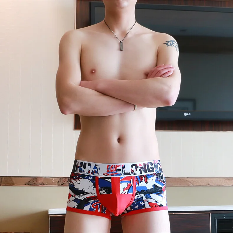 Men's underwear Vintage printed men's boxer pants cotton graffiti color matching men's Home Shorts 
Men's underwear Vintage printed men's boxer pants cotton graffiti color matching men's Home Shorts