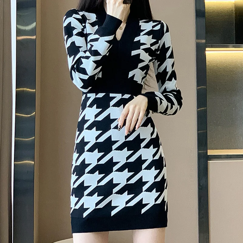Vintage Bird Lattice Sheath Dress for Women 2022 Autumn Winter V-Neck Sweater Knitting Cotton Long Sleeve Package Hip Dresses
Vintage Bird Lattice Sheath Dress for Women 2022 Autumn Winter V-Neck Sweater Knitting Cotton Long Sleeve Package Hip Dresses