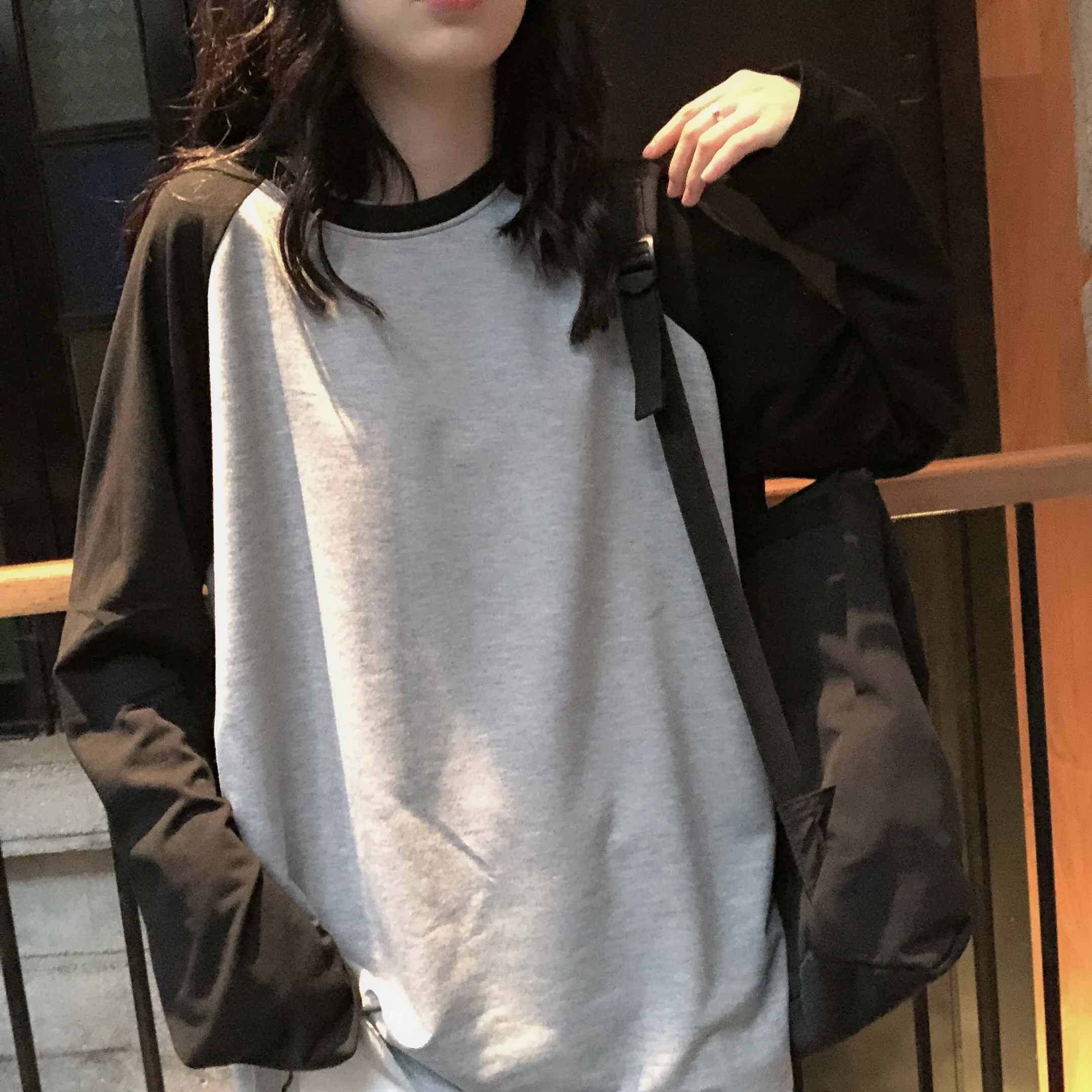 Ladies 2022 Spring And Autumn Round Neck Harajuku Style T-shirt Stitching Long-sleeved Loose Korean Style Clothing
Ladies 2022 Spring And Autumn Round Neck Harajuku Style T-shirt Stitching Long-sleeved Loose Korean Style Clothing