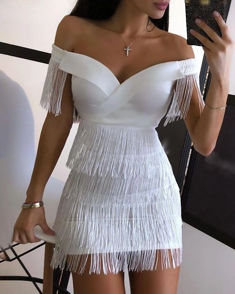 White Fringe Celebrity Evening Runway Party Dress Women Sexy Tassels Short Sleeve Club Dress 
White Fringe Celebrity Evening Runway Party Dress Women Sexy Tassels Short Sleeve Club Dress