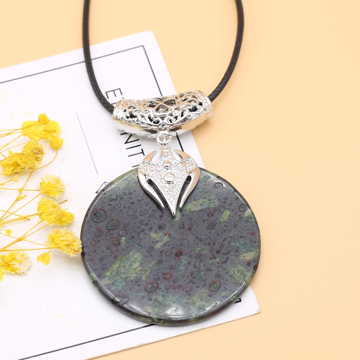 Natural Stone Pendant Necklace Round Shape Green Eye Stone Crystal for Necklace Bracelet Jewelry Girl Gift Size Length 17’’
Natural Stone Pendant Necklace Round Shape Green Eye Stone Crystal for Necklace Bracelet Jewelry Girl Gift Size Length 17’’