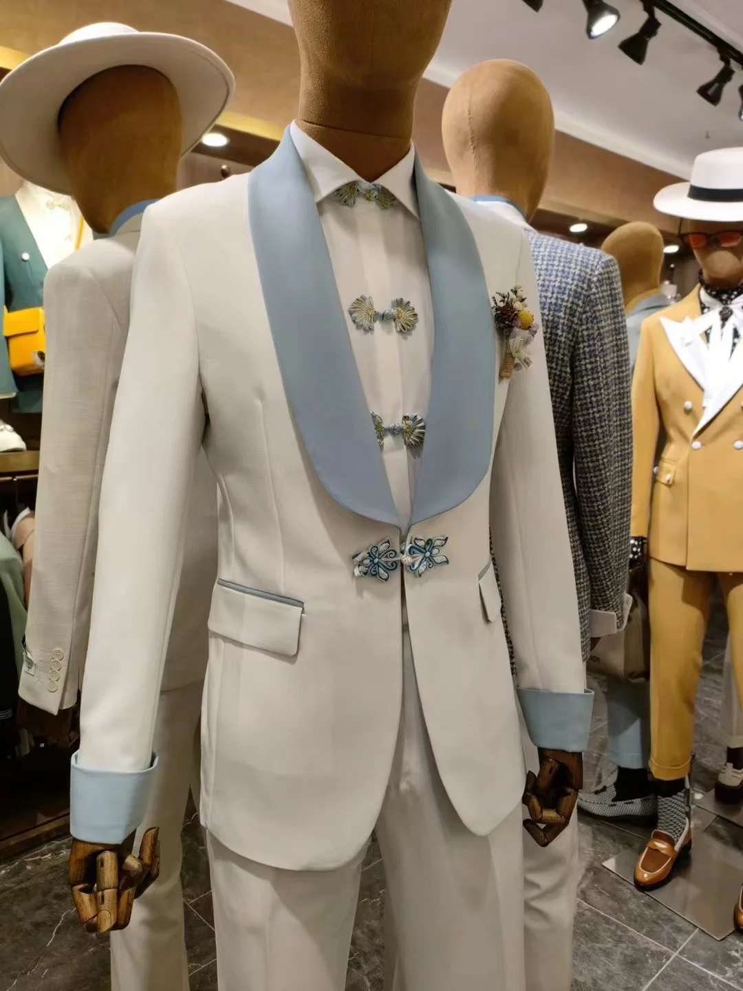 Custom Only jacket Light blue lapel Classic white Wedding suits men formal groom prom suit fashion man slim fit male Blazer Only 
Custom Only jacket Light blue lapel Classic white Wedding suits men formal groom prom suit fashion man slim fit male Blazer Only