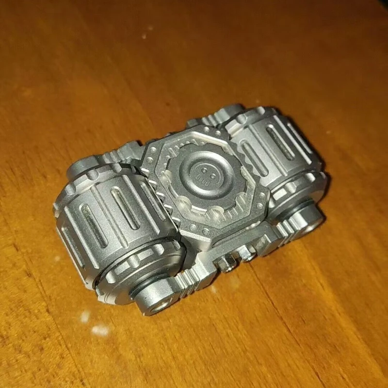 Second-Hand out-of-Print EDC Black Mirror Chariot Fingertip Gyro Titanium Alloy Material
Second-Hand out-of-Print EDC Black Mirror Chariot Fingertip Gyro Titanium Alloy Material