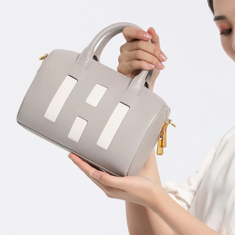 Высококачественная Роскошная брендовая Новая женская маленькая популярная дизайнерская Подушка Бостон из воловьей кожи контрастные пере... 
Высококачественная Роскошная брендовая Новая женская маленькая популярная дизайнерская Подушка Бостон из воловьей кожи контрастные пере...