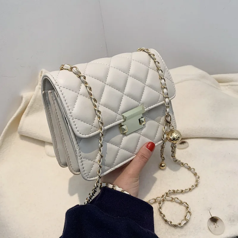 PU Leather Handbags 2021Spring And Summer Messenger Bag Women Casual Brand Western Chain Shoulder Bag All-match Bolsas feminina
PU Leather Handbags 2021Spring And Summer Messenger Bag Women Casual Brand Western Chain Shoulder Bag All-match Bolsas feminina