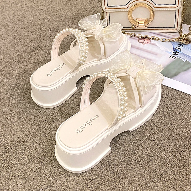 Slippers Casual Flat Shoes Female Slides Platform Slipers Women Med Butterfly-Knot String Bead Luxury Soft 2023 Scandals Rubber
Slippers Casual Flat Shoes Female Slides Platform Slipers Women Med Butterfly-Knot String Bead Luxury Soft 2023 Scandals Rubber